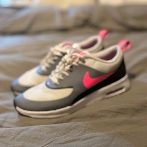 Womens Nike Thea Air Max, size 7